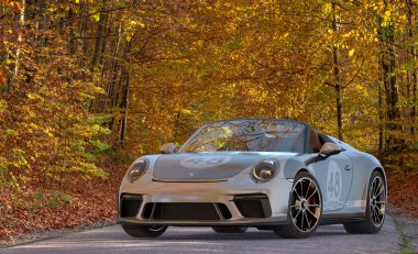 Porsche 911 Speedster Heritage Sportif bir geçmişe sahip