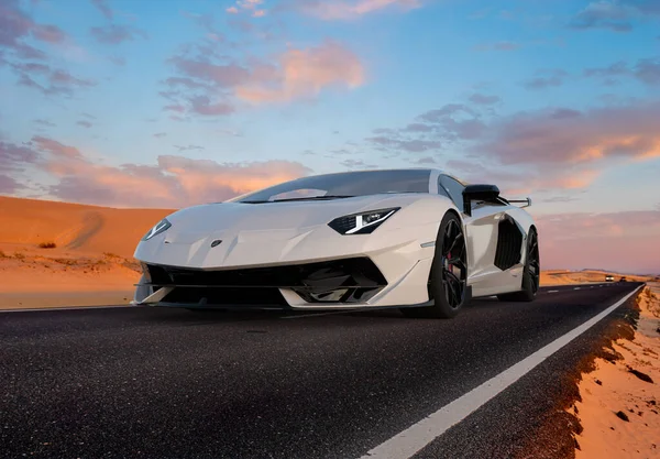 Lamborghini Svj Sur Une Route Désertique Actuellement Voiture Puissante Produite — Photo