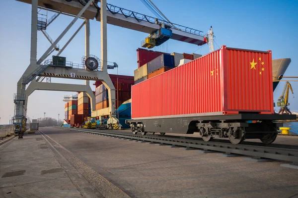 Container Med Målad Kina Flagga Hamnen — Stockfoto
