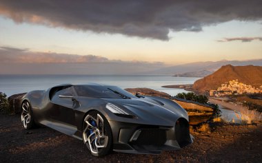 Bugatti La Voiture Noire Tenerife bakış açısının otoparkında