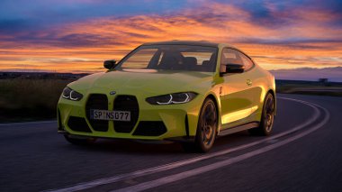 Yeni BMW M4 Spor Araba Yarışması