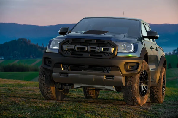 Ford Ranger Raptor Sur Prairie — Photo