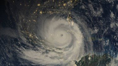 Tropikal fırtınanın gözünün uydu görüntüsü..