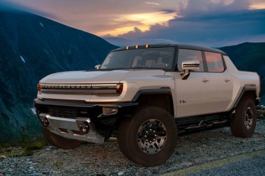 Yeni GMC Hummer EV - 1000 beygir gücünde elektrikli pikap