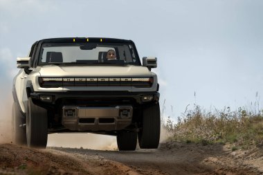 Yeni GMC Hummer EV - 1000 beygir gücünde elektrikli pikap
