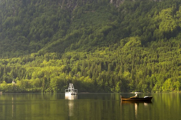 Montanha lago, Lago Bohinj, os Alpes, Eslovénia — Fotografia de Stock