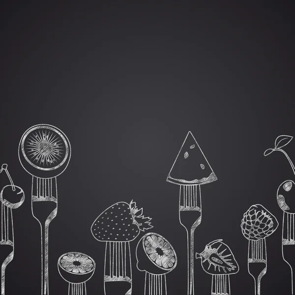 Kara tahta çizilmiş çatal üzerinde meyve