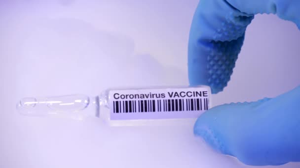 Szczepionka Przeciwko Koronawirusowi Laboratorium Medycznym Szczepionka Przeciwko Wirusowi Covid Ampułka — Wideo stockowe