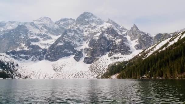 Altas Montañas Rocosas Panorama Cristalino Lago Turquesa Montañas Tatra Lago — Vídeo de stock