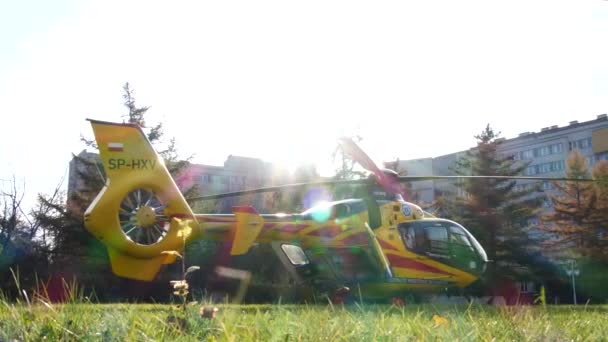 Katowice Polônia Novembro 2020 Serviço Médico Emergência Helicóptero Ação Ambulância — Vídeo de Stock