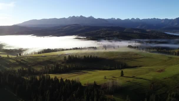 Paesaggio Montano Con Nebbia Mattutina Vista Aerea Tatra Alte Montagne — Video Stock