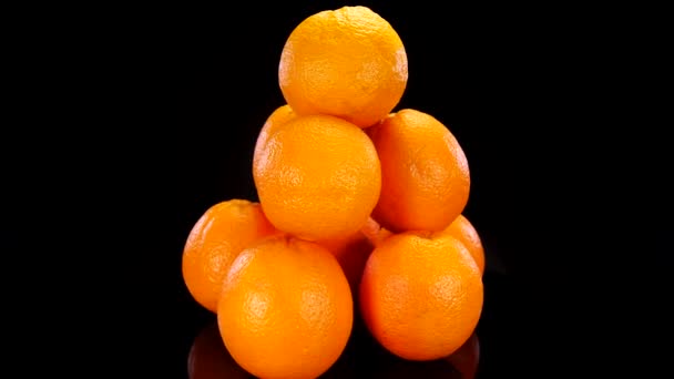 Pomeranče Rotující Černém Pozadí Čerstvé Dokonalé Šťavnaté Organické Pomeranče — Stock video