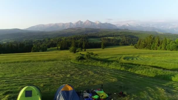 Табір Горах Під Час Сходу Сонця Вид Повітря Два Намети — стокове відео