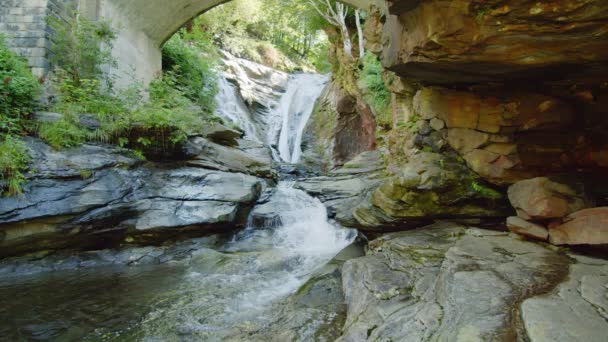 Cachoeira Perto Moinho Frasco Rio Efra Cidade Frasco Valle Verzasca — Vídeo de Stock