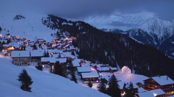 Timelapse Ciudad Invierno Noche Los Alpes Suizos Estación Esquí Por — Vídeos de Stock