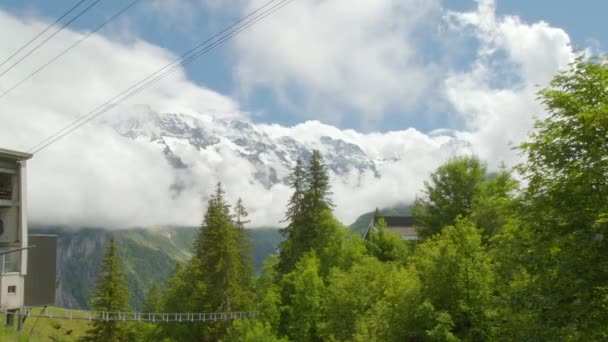 Timelapse Nubes Pasando Montañas Durante Verano Mrren Lauterbrunnen Valley Bernese — Vídeo de stock