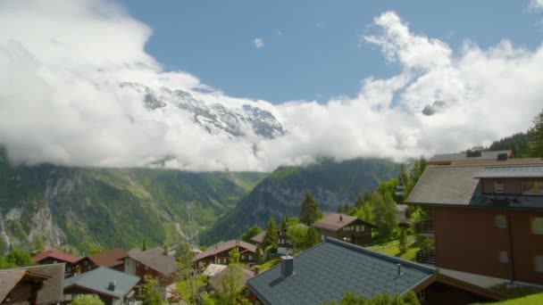 Темелапс Хмар Проходять Гори Влітку Mrren Lauterbrunnen Valley Bernese Oberland — стокове відео