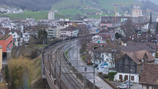 Timelapse Railway Tracks Town Поїздами Інгенбол Кантон Швіц Швейцарія — стокове відео