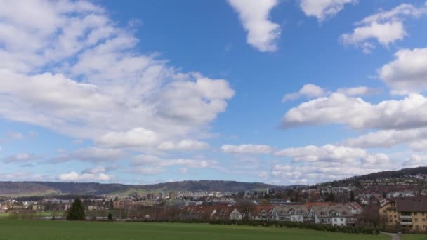 Timelapse Vista Ciudad Con Nubes Cúmulos Movimiento Rápido Urdorf Cantón — Vídeo de stock