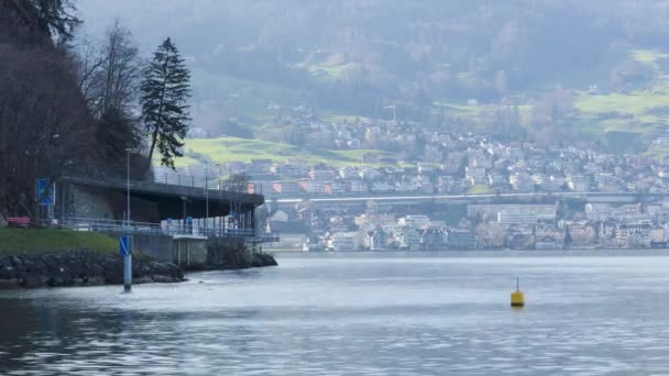 Timelapse Boats Traffic Lake Town Mountain Background Озеро Люцерн Виервальдстерзее — стоковое видео