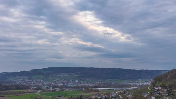 Vue Panoramique Timelapse Sur Ville Avec Des Nuages Déplaçant Rapidement — Video