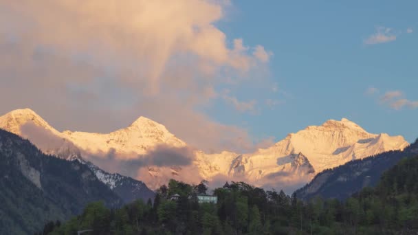 Timelapse Puesta Sol Sobre Montañas Vista Jungfraujoch Desde Interlaken Nubes — Vídeo de stock