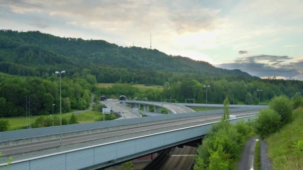 Zeitraffer Des Autoverkehrs Während Des Sonnenuntergangs Zürich Schweiz — Stockvideo