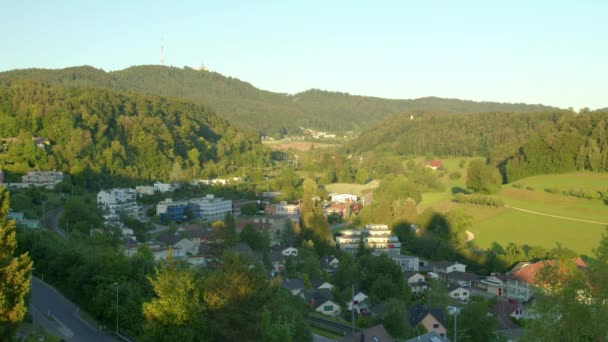 Timelapse Vista Pequeña Ciudad Los Alpes Suizos Birmensdorf Canton Zurich — Vídeos de Stock