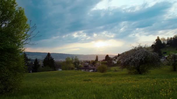 Nubes Timelapse Puesta Sol Sobre Las Colinas Cantón Zurich Suiza — Vídeos de Stock