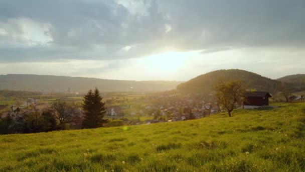 Zeitraffer Wolken Sonnenuntergang Hügeln Sommerliche Tallandschaft Mit Hügeln Weiningen Kanton — Stockvideo