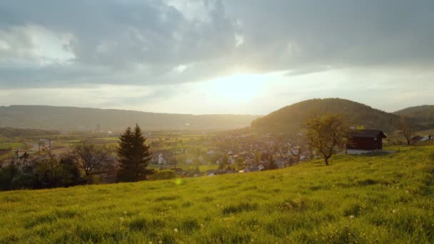 Nuvole Timelapse Tramonto Sulle Colline Paesaggio Della Valle Estiva Con — Video Stock