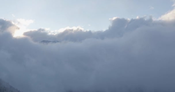 随着时间的流逝 厚厚的云彩挡住了山上的风景 冬季山地景观 从Bettmeralp的视图 Aletsch竞技场 瓦莱州 — 图库视频影像