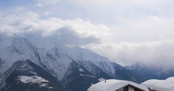 Zeitraffer Tanzender Wolken Über Den Bergen Winterliche Berglandschaft Blick Von — Stockvideo