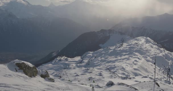 Timelapse Orang Ski Alpen Swiss Pemandangan Panorama Pegunungan Bersalju Awan — Stok Video