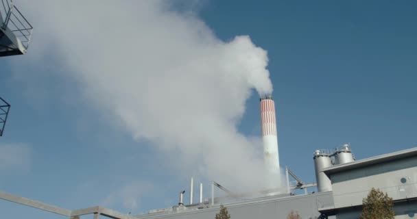 Vapor Vapor Uma Chaminé Uma Central Eléctrica Transformar Resíduos Electricidade — Vídeo de Stock