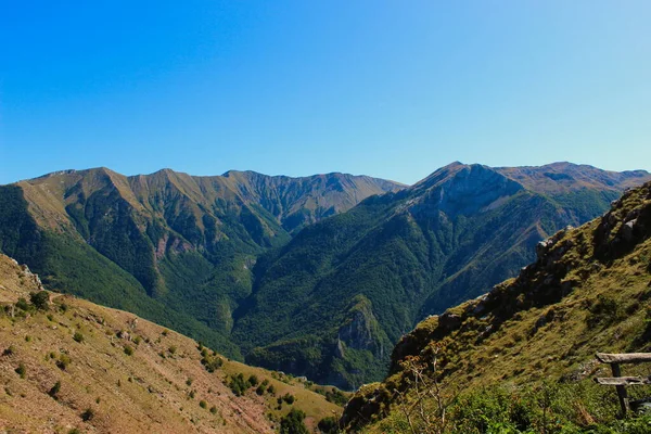 Montañas Picos Montaña Vistos Desde Antiguo Pueblo Bosnio Lukomir Montaña — Foto de Stock