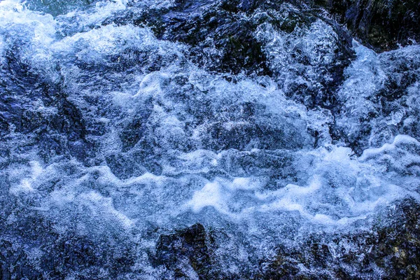 Fondo Agua Azul Espuma Blanca Sobre Agua Azul — Foto de Stock