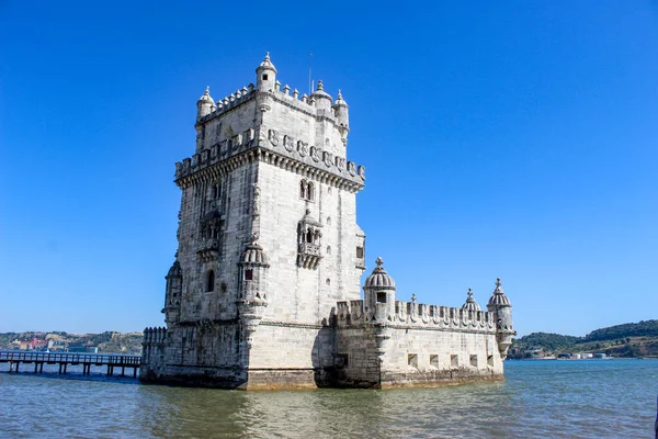 Belem Kulesi - Tagus Nehri. Belem Torre, Lizbon, Portekiz. Belem Turu Lisbonne Portekiz.