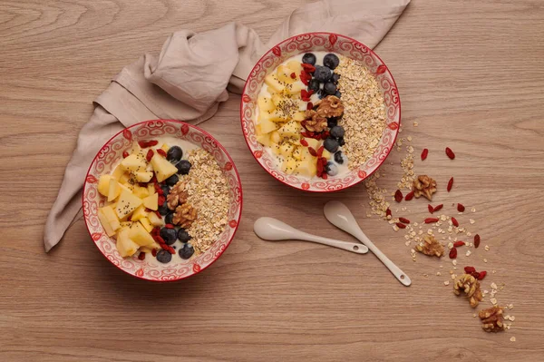 Healthy Snacks Bowl Yoghurt Oat Flakes Apple Blueberries Walnuts Goji — Stock Photo, Image
