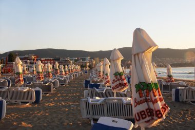 Karadeniz üzerinde plaj şemsiyeleri