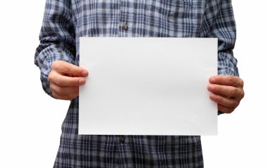 bir adam elinde a4 mektup