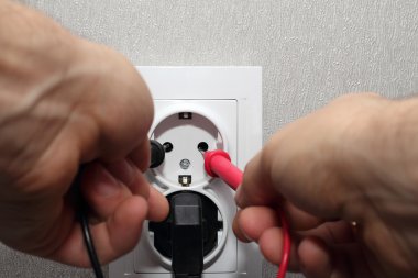 duvar prizine gerilim ölçmek