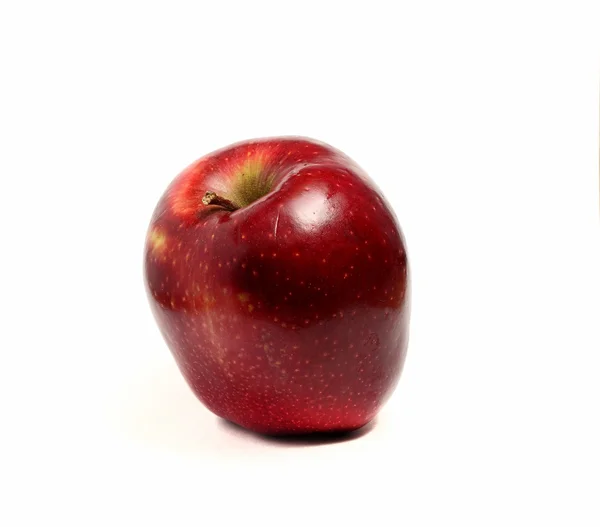 Une grosse pomme rouge isolée sur fond blanc — Photo