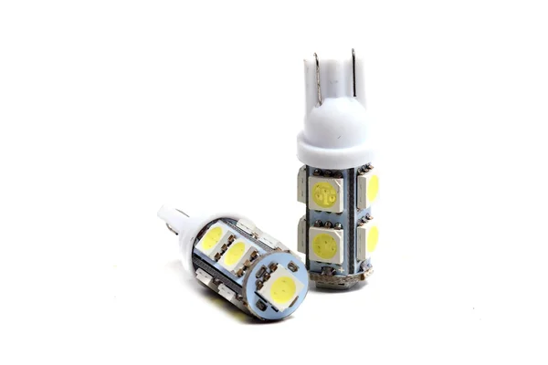 Petites ampoules LED sur fond blanc — Photo