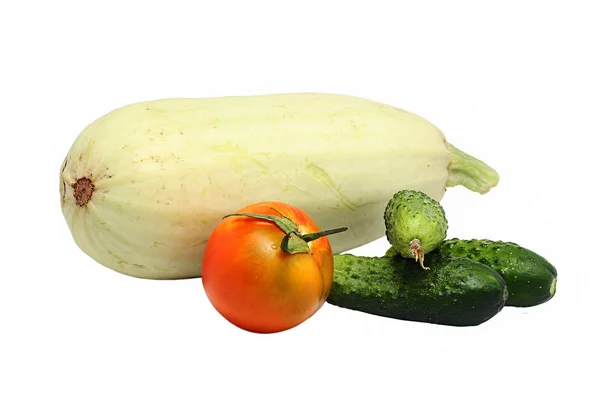 Courgettes, concombres et tomates isolés sur blanc — Photo