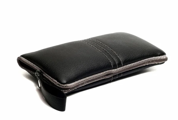 Etui en cuir noir pour téléphone portable sur fond blanc — Photo