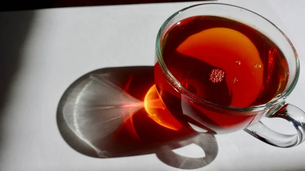 Tasse Tee Nahaufnahme Licht Und Schatten Kopierraum — Stockfoto
