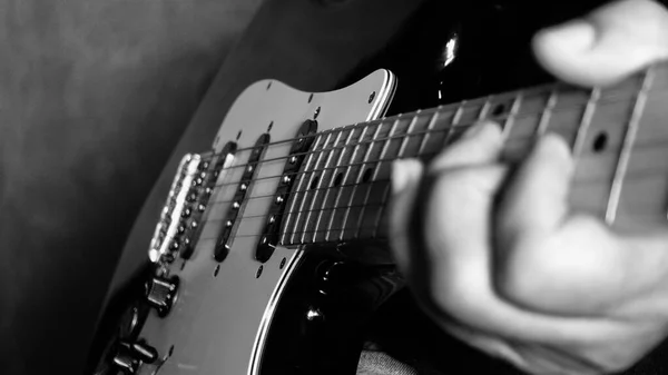 Músico Toca Guitarra Estúdio — Fotografia de Stock