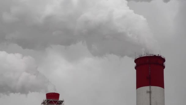 Central Eléctrica Equipo Las Estaciones Energía Eléctrica Humo Blanco Tubo — Vídeo de stock