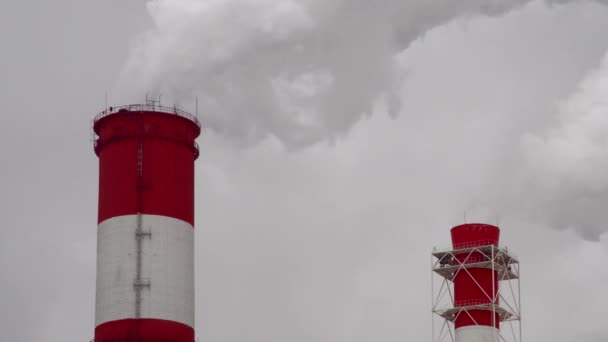 Central Eléctrica Equipo Las Estaciones Energía Eléctrica Humo Blanco Tubo — Vídeo de stock